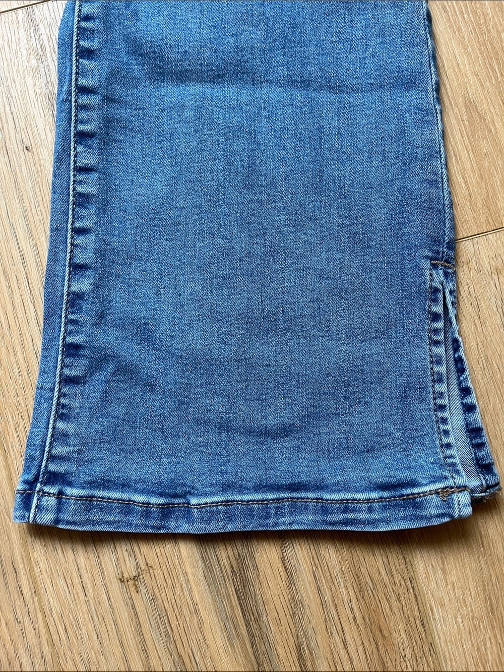 Nine West Medium Blue Bootcut Jeans with Subtle Fade - Picture 8 of 11
